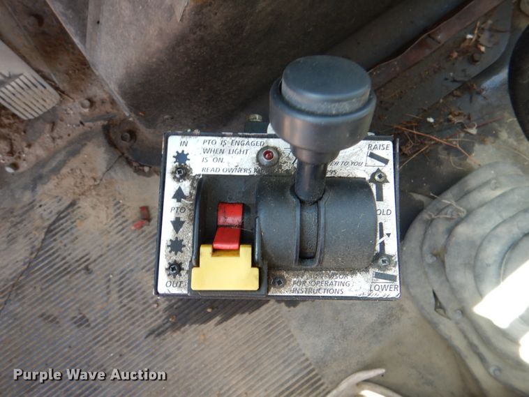 image for item DJ0414 2000 International 4900  dump truck