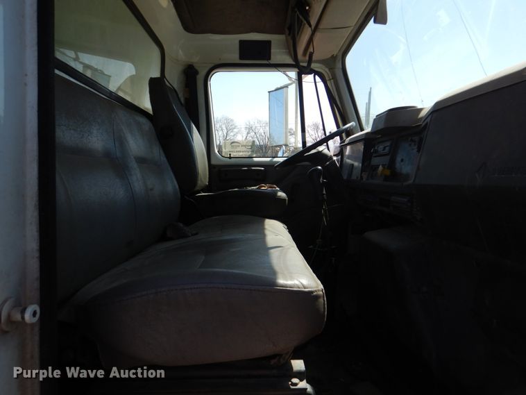 image for item DJ0414 2000 International 4900  dump truck