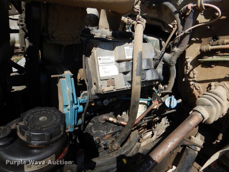 image for item DJ0414 2000 International 4900  dump truck