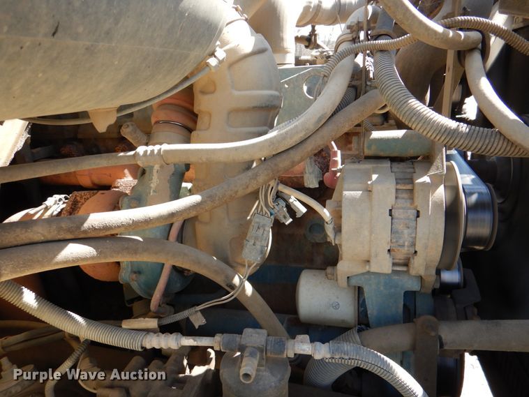 image for item DJ0414 2000 International 4900  dump truck