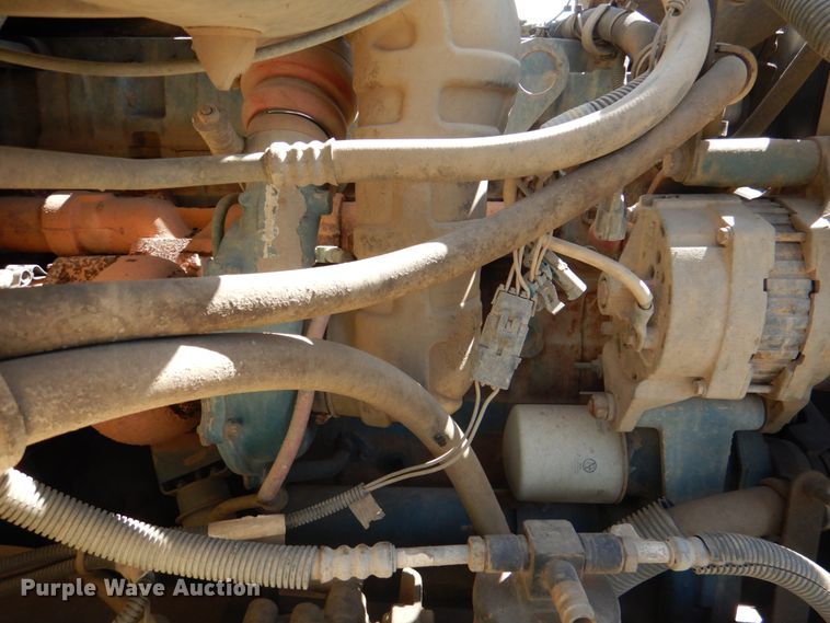 image for item DJ0414 2000 International 4900  dump truck