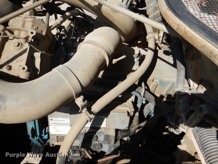 image for item DJ0414 2000 International 4900  dump truck