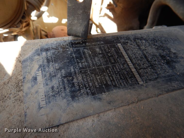 image for item DJ0414 2000 International 4900  dump truck