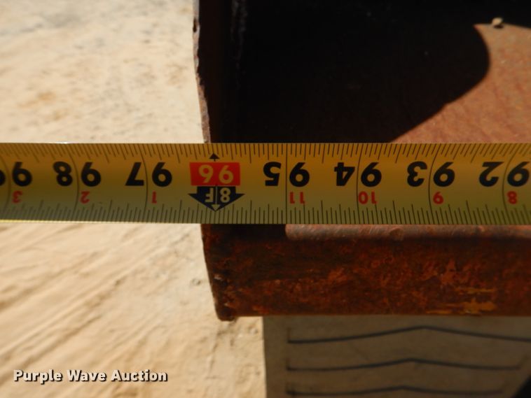 image for item DJ0414 2000 International 4900  dump truck