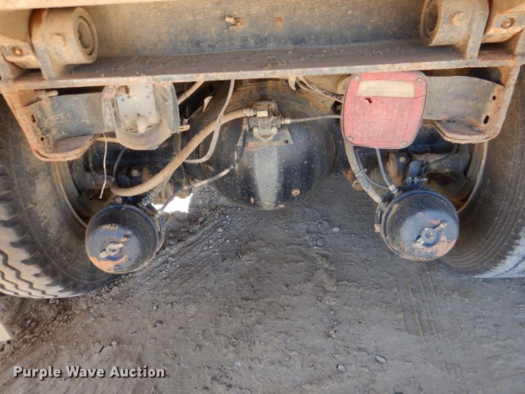 image for item DJ0414 2000 International 4900  dump truck