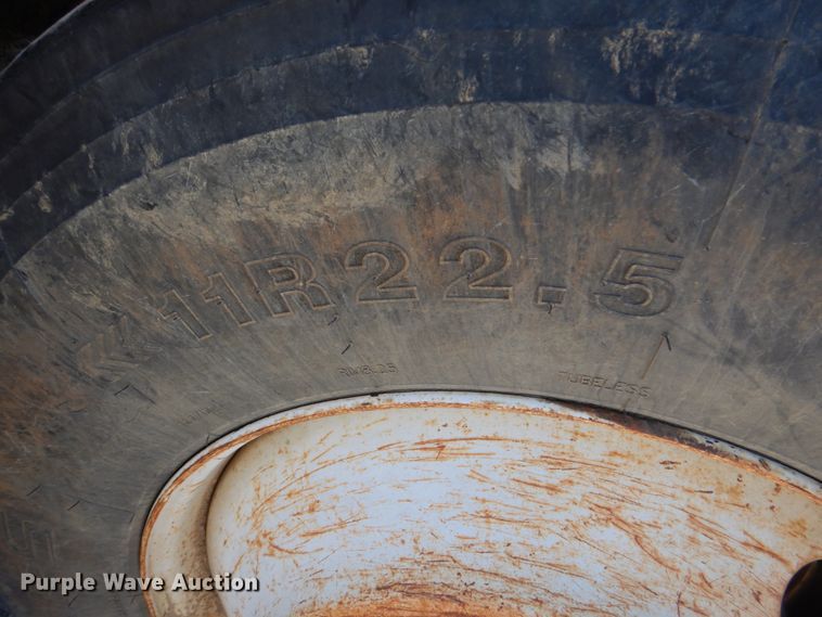 image for item DJ0414 2000 International 4900  dump truck