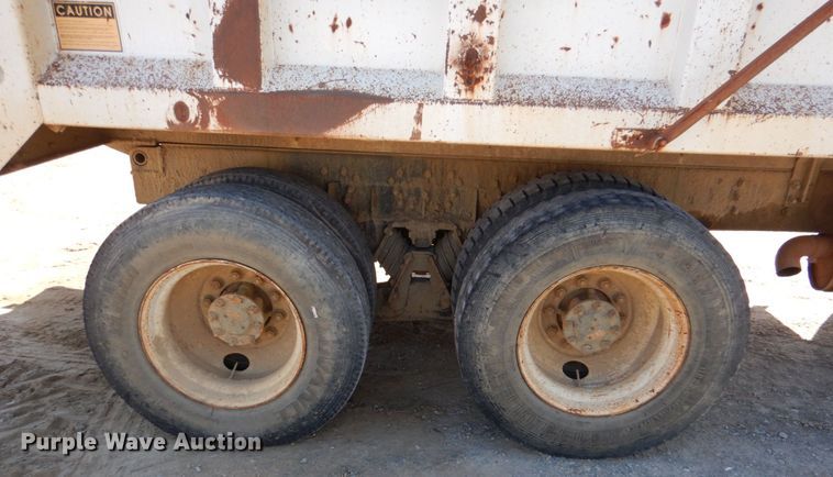 image for item DJ0414 2000 International 4900  dump truck
