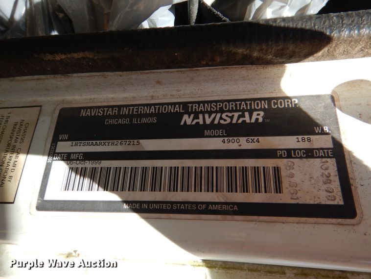 image for item DJ0414 2000 International 4900  dump truck