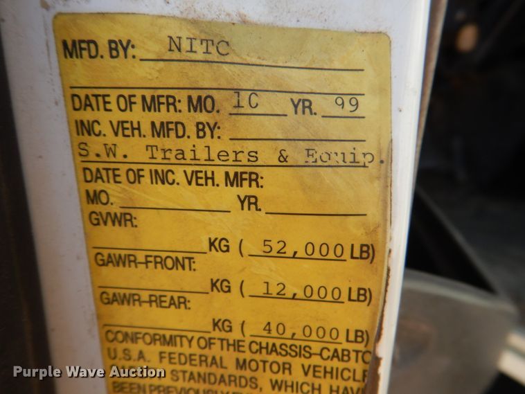 image for item DJ0414 2000 International 4900  dump truck