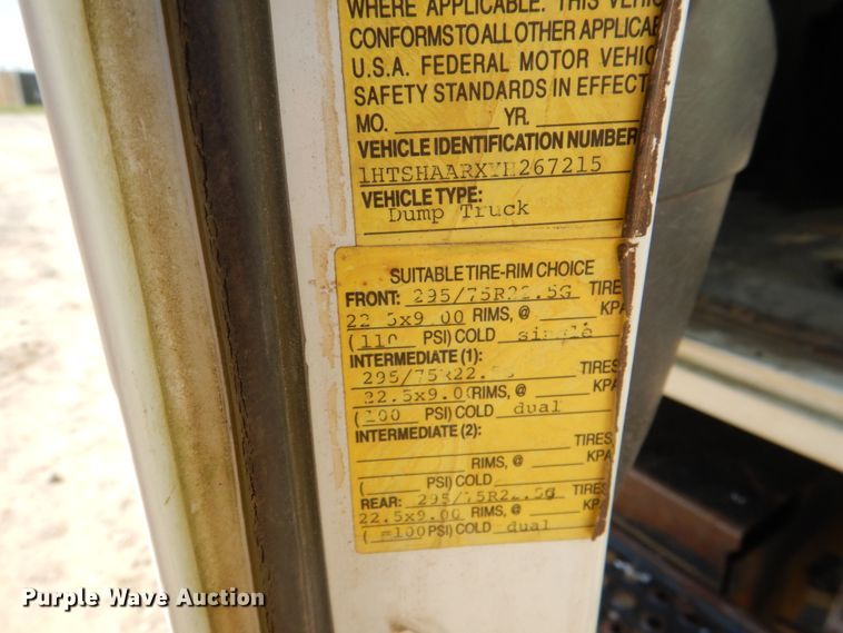 image for item DJ0414 2000 International 4900  dump truck