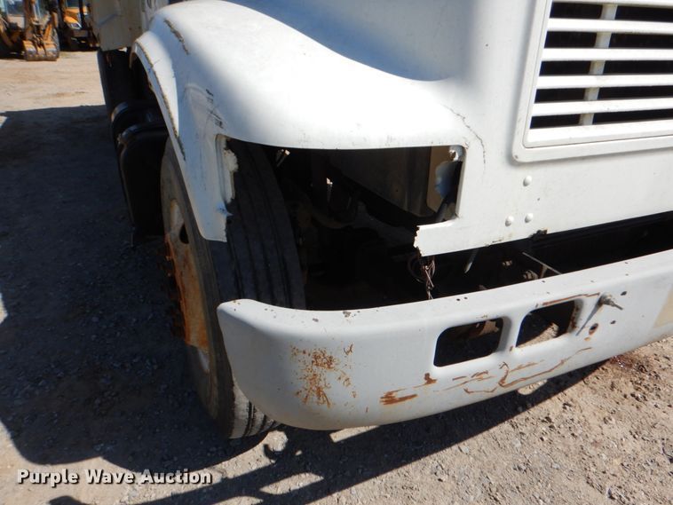 image for item DJ0414 2000 International 4900  dump truck