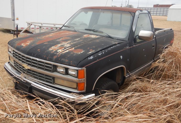 image for item DJ4789 1988 Chevrolet 1500  pickup truck