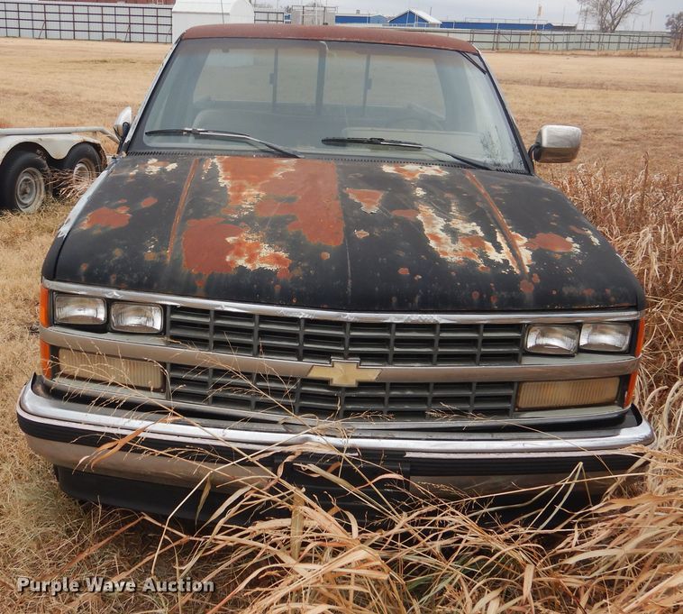 image for item DJ4789 1988 Chevrolet 1500  pickup truck