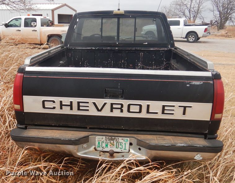image for item DJ4789 1988 Chevrolet 1500  pickup truck