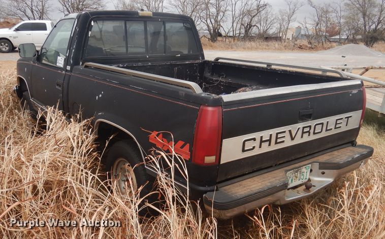 image for item DJ4789 1988 Chevrolet 1500  pickup truck