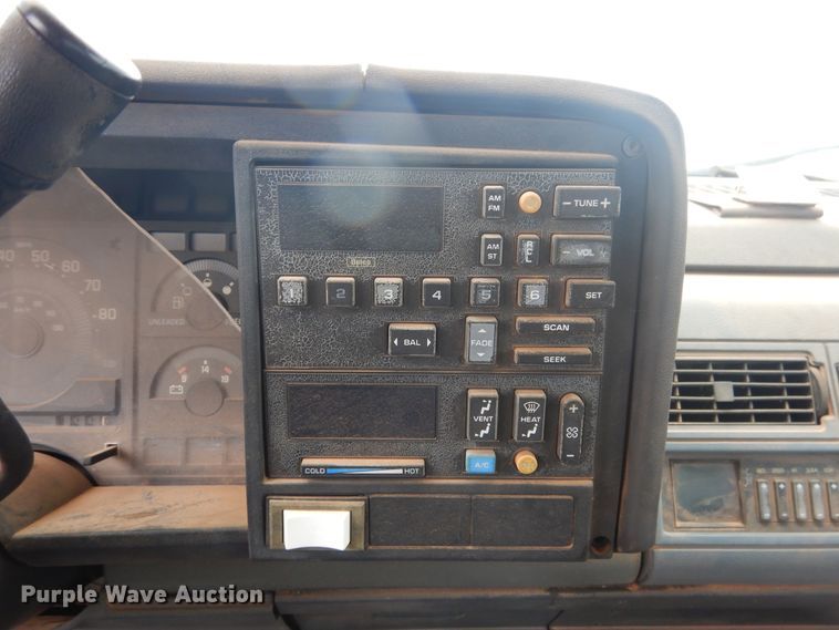 image for item DJ4789 1988 Chevrolet 1500  pickup truck