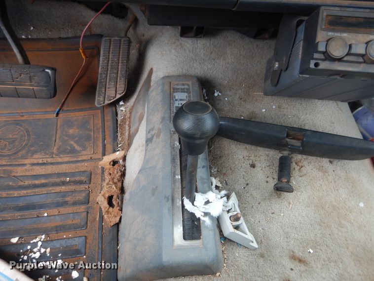 image for item DJ4789 1988 Chevrolet 1500  pickup truck