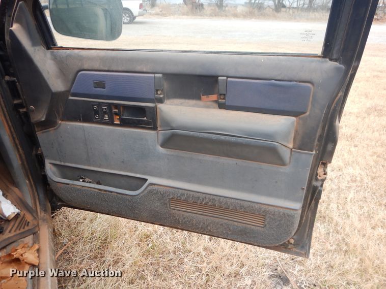 image for item DJ4789 1988 Chevrolet 1500  pickup truck