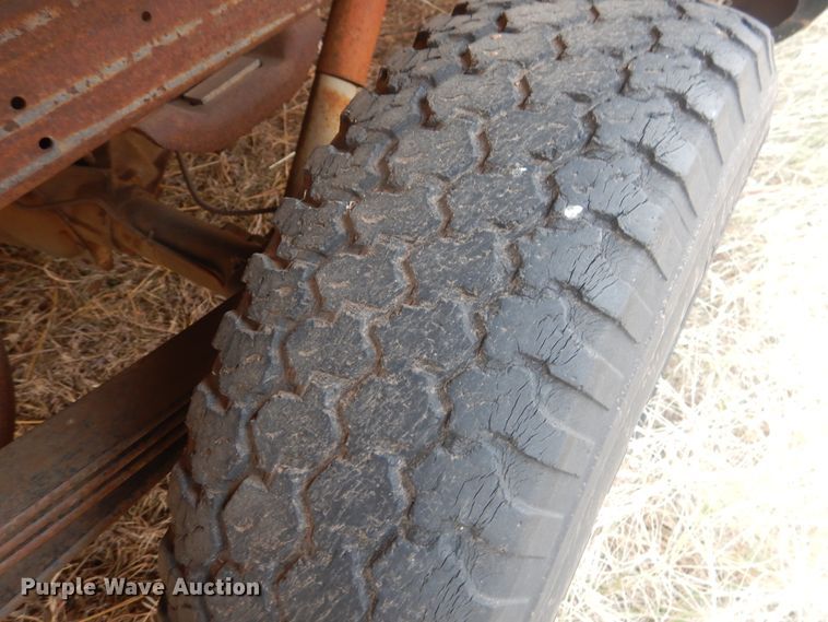 image for item DJ4789 1988 Chevrolet 1500  pickup truck