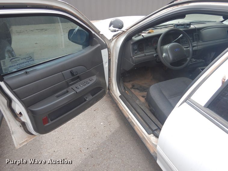 image for item DJ4792 2003 Ford Crown Victoria Police Interceptor