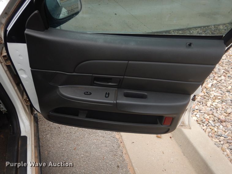 image for item DJ4792 2003 Ford Crown Victoria Police Interceptor