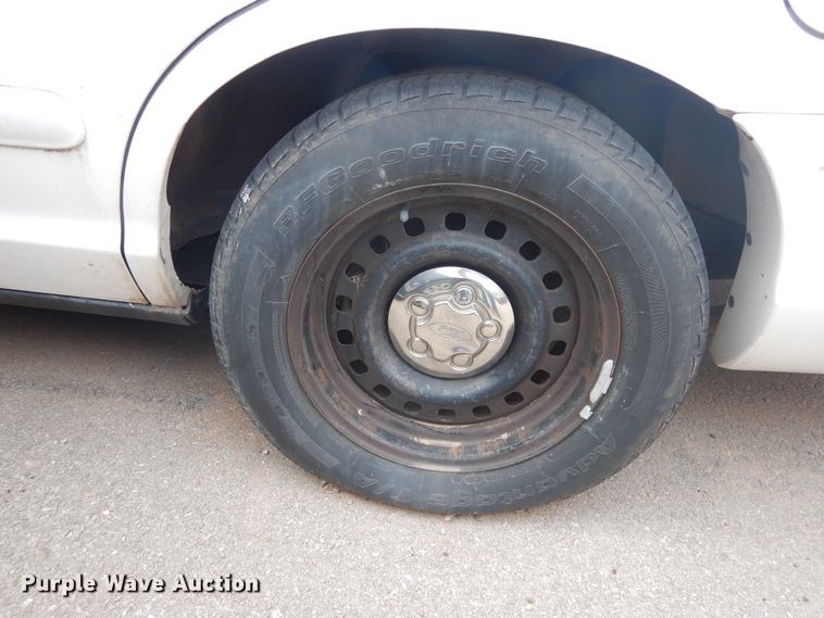 image for item DJ4792 2003 Ford Crown Victoria Police Interceptor