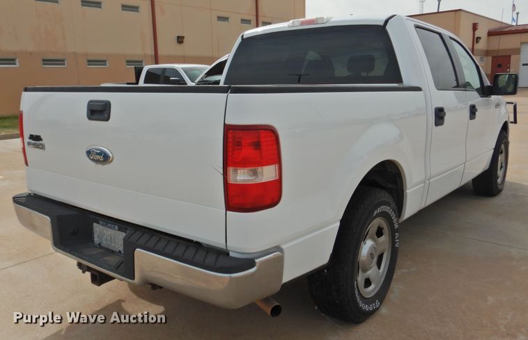 image for item DJ8350 2006 Ford F150  SuperCrew pickup truck