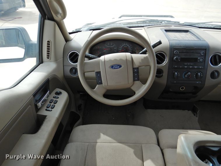 image for item DJ8350 2006 Ford F150  SuperCrew pickup truck