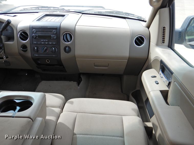 image for item DJ8350 2006 Ford F150  SuperCrew pickup truck