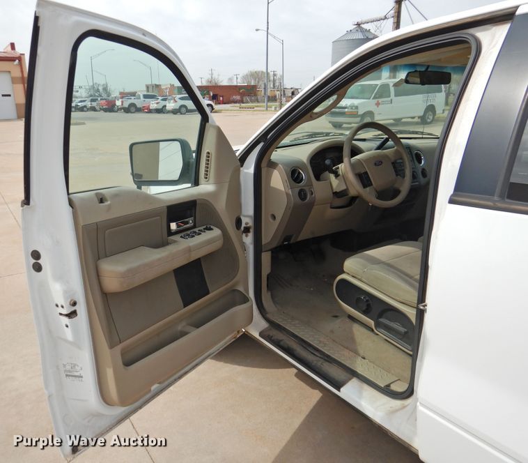 image for item DJ8350 2006 Ford F150  SuperCrew pickup truck