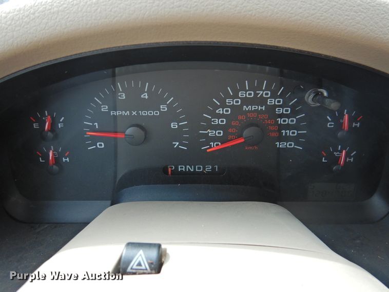 image for item DJ8350 2006 Ford F150  SuperCrew pickup truck