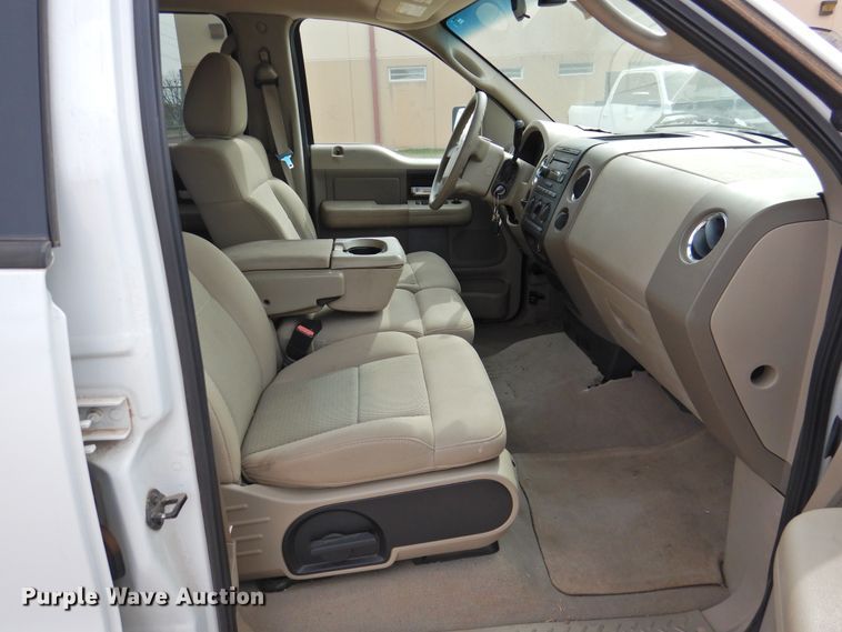 image for item DJ8350 2006 Ford F150  SuperCrew pickup truck