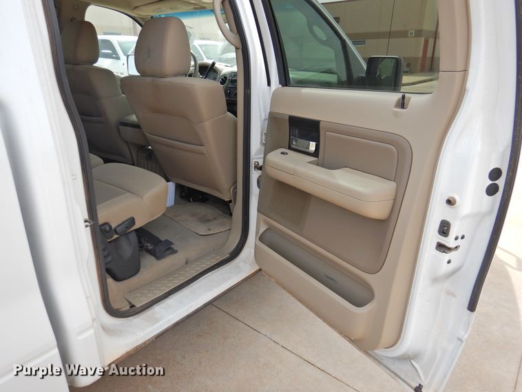 image for item DJ8350 2006 Ford F150  SuperCrew pickup truck