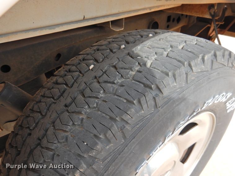 image for item DJ8350 2006 Ford F150  SuperCrew pickup truck