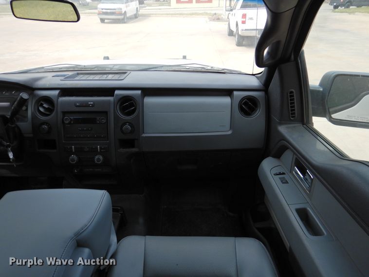 image for item DJ8351 2011 Ford F150  SuperCrew pickup truck