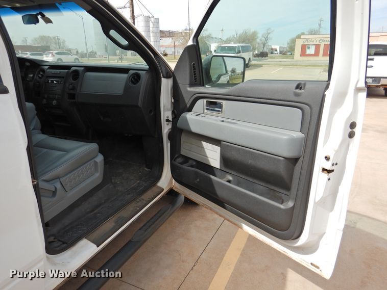 image for item DJ8351 2011 Ford F150  SuperCrew pickup truck