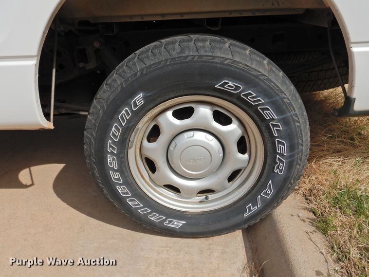 image for item DJ8351 2011 Ford F150  SuperCrew pickup truck