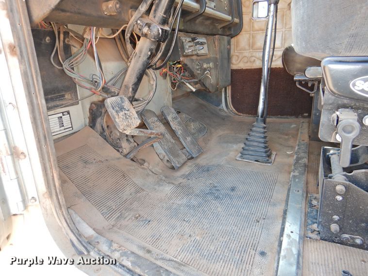 image for item DJ8375 1985 Peterbilt 359  dump truck