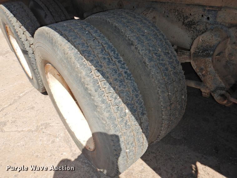 image for item DJ8375 1985 Peterbilt 359  dump truck