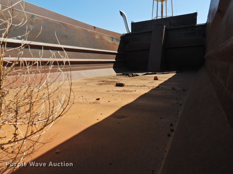 image for item DJ8376 1985 Freightliner FLC  dump truck