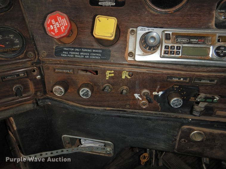 image for item DJ8376 1985 Freightliner FLC  dump truck