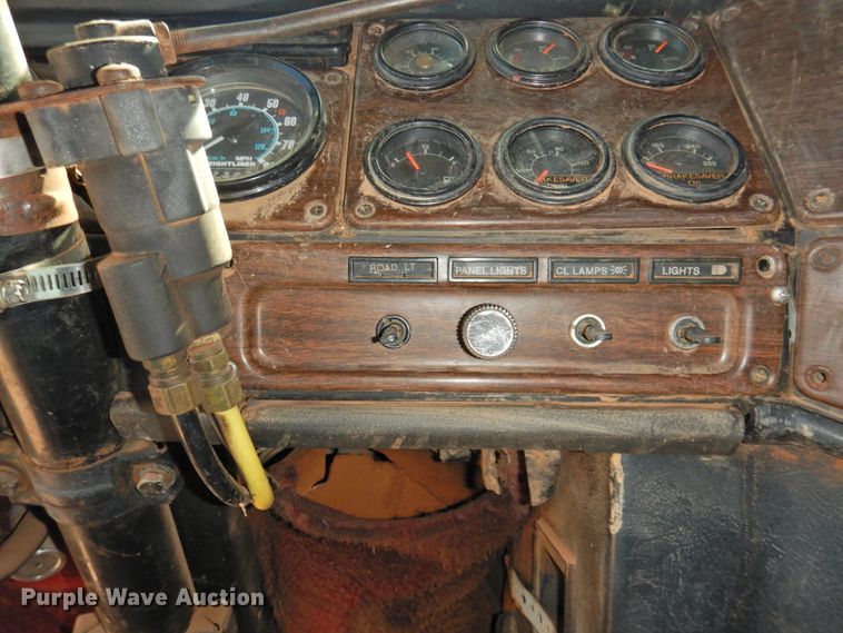 image for item DJ8376 1985 Freightliner FLC  dump truck