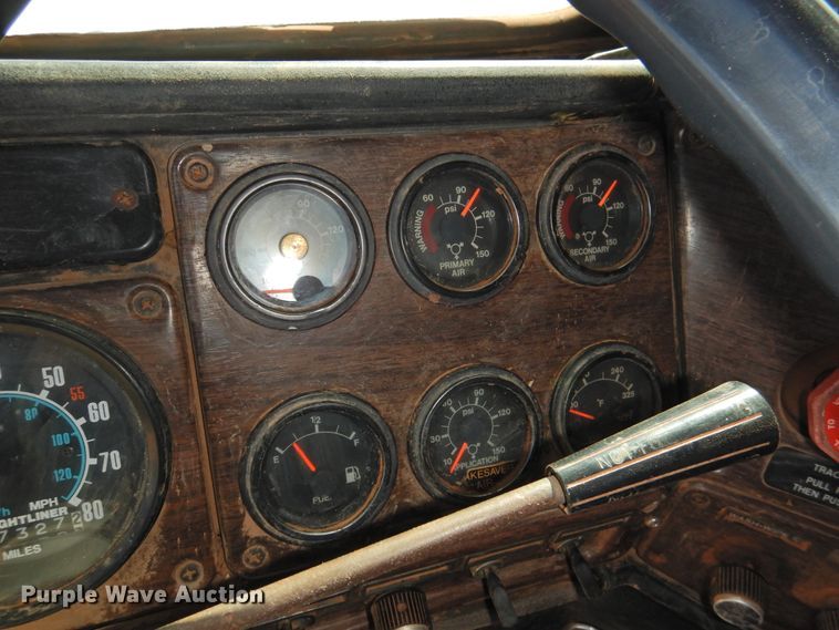 image for item DJ8376 1985 Freightliner FLC  dump truck