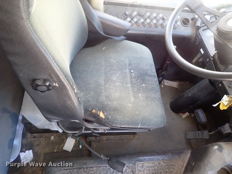 image for item DK4681 2000 Thomas  school bus