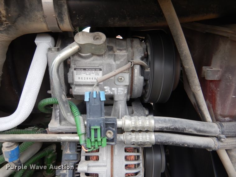 image for item DL2792 2013 John Deere 6105M  MFWD tractor