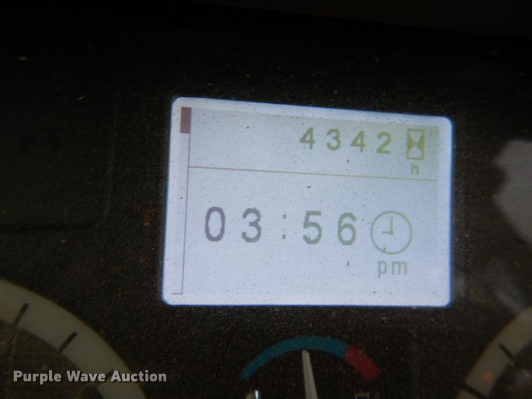 image for item DL2792 2013 John Deere 6105M  MFWD tractor