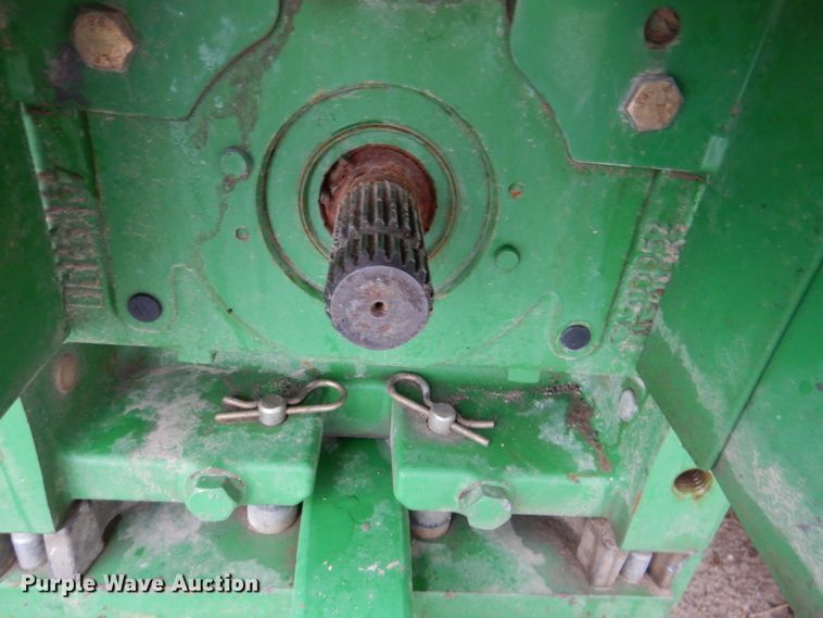 image for item DL2792 2013 John Deere 6105M  MFWD tractor