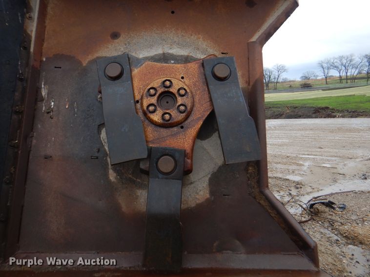 image for item DL2792 2013 John Deere 6105M  MFWD tractor