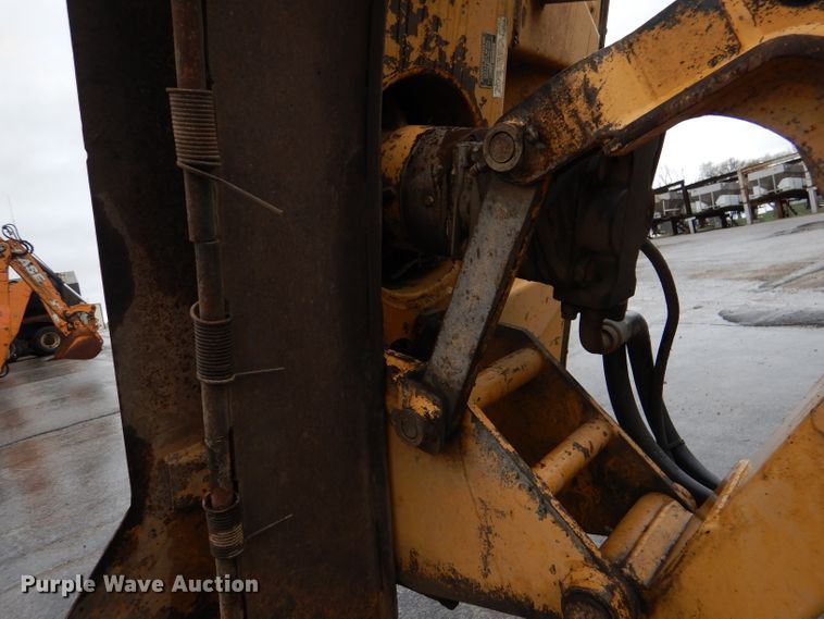 image for item DL2792 2013 John Deere 6105M  MFWD tractor