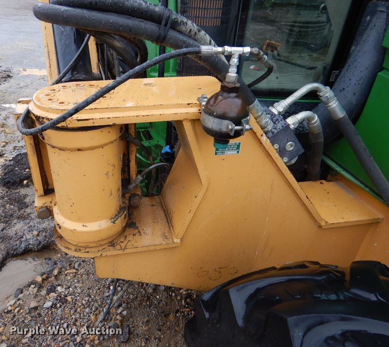 image for item DL2792 2013 John Deere 6105M  MFWD tractor